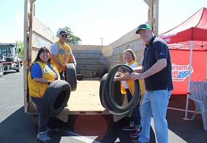 Supervisor David Couch helping in Shafter